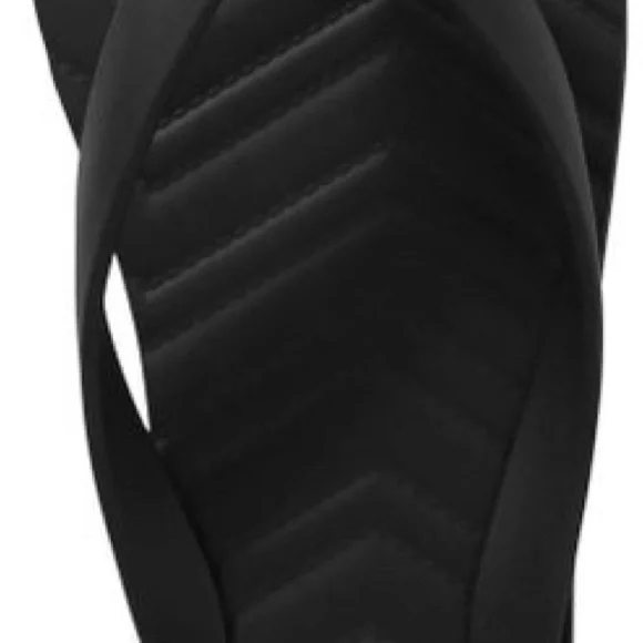 Gucci Flip Flops men’s chevron thong sandal - New with original box, never worn - Picture 4 of 8